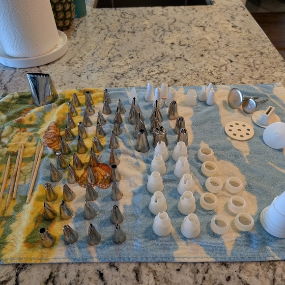 Wilton Cake Decorating Supplies - Picture 2 of 7